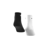 Pack de dos pares de medias Adidas Techfit de corte tobillero, un par de color blanco con logo de zapatilla y otro par de color negro.