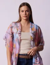 Kimono largo de modal con estampado floral multicolor.