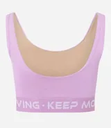 Top deportivo azul con breteles anchos, copas desmontables, recorte en el busto y banda elástica inferior color borgoña con letras blancas.