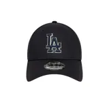 Gorra New Era 9Forty color negro con logo de los Dodgers de Los Ángeles bordado en azul y contorno blanco.