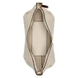 Bolso de hombro Guess modelo Amorette, color beige claro (marfil/taupe), con diseño plisado y textura de cuero sintético. Presenta herrajes y logo frontal en tono dorado. Incluye correa ajustable y removible para llevar al hombro o cruzada.