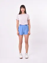 Short deportivo color rosa con cintura elastizada.