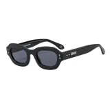 Gafas de sol unisex con montura rectangular negra y lentes grises. Fabricadas con plástico reciclado.