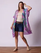 Kimono tejido con estampado patchwork multicolor.