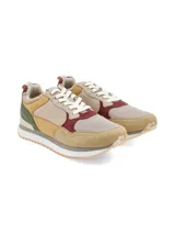 Zapatillas casuales con capellada de cuero y tela mesh, forro de mesh, suela de goma transparente y entresuela de EVA con tecnología Memory Foam.