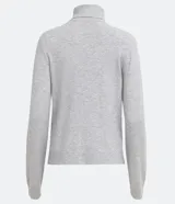 Polera marrón de punto con cuello alto y mangas largas.