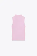 Musculosa rosa de algodón y modal, con cuello alto.