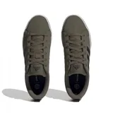 Championes Adidas VS Pace 2.0 color verde militar con las tres tiras clásicas en negro y suela blanca.