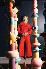 Pantalón palazzo color crudo, confeccionado en lino 100%.