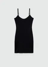 Vestido corto negro de tirantes finos ajustables, escote redondo y corte entallado.