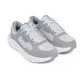 Zapatillas deportivas grises con detalles en celeste, marca Under Armour, modelo Charged Versurge.