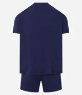 Conjunto de pijama corto azul marino, compuesto por una remera de mangas cortas y un short con cintura elástica.