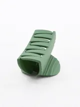 Pinza para el pelo color verde oscuro con diseño de vetas de madera.