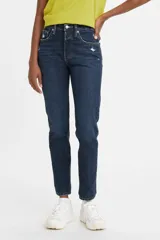 Jeans Levi's® 501® Skinny de tiro alto, pierna ajustada y bragueta de botones.