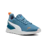 Championes Puma Anzarun Lite Jr, color celeste con detalles en blanco y naranja. Zapatillas deportivas de malla con suela blanca y logo de Puma en el lateral y la lengüeta.