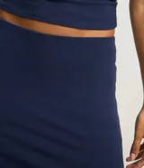 Short pollera básico de algodón con elastano, color marrón, con cintura elástica y corte ajustado.