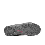Zapatillas de senderismo Merrell Accentor 3 Low confeccionadas en ante y malla color gris, con membrana impermeable. Cuentan con puntera de goma protectora, lengüeta de fuelle, cuello acolchado, forro de malla reciclada, plantilla extraíble de espuma EVA, entresuela de espuma EVA ligera y suela de goma adhesiva Merrell Air Cushion.