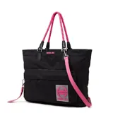 Bolso tote negro con bolsillo frontal, doble asa corta y correa larga desmontable en color rosa.