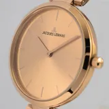 Reloj Jacques Lemans de dama, modelo 1-2110L de la línea Milano. Caja de acero con acabado IP rosado de 34 mm de diámetro. Pulsera de acero con acabado IP rosado. Sumergible hasta 5 ATM.
