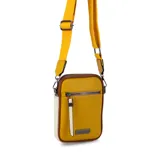 Bandolera pequeña color mostaza con detalles en marrón y blanco. Tiene correa larga de galón regulable y desmontable en color amarillo.