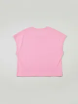 Musculosa color beige con cuello redondo y logo bordado en el pecho.