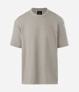 Remera masculina negra de manga corta, cuello redondo y corte relaxed, confeccionada en algodón y poliéster con textura de mini waffle.