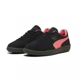 Championes Puma Palermo negros con detalles en blanco y suela color caramelo.