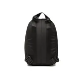 Mochila negra con logo Converse Chuck Taylor estampado en blanco.