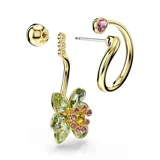 Par de caravanas asimétricas con forma de flor, con tallos en tono oro y pétalos multicolores elaborados con cristales de diferentes formas. Los motivos florales son desmontables.