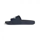 Sandalias Adidas Adilette color azul marino con logo de la marca en blanco.