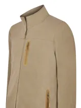 Campera polar RKF Glasgow color beige, con cuello alto, cierre frontal completo y tres bolsillos con cierre. Confeccionada con poliéster reciclado.