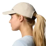 Gorra deportiva Columbia Silver Ridge IV Ball, color negro con logo de la marca bordado en blanco. Confeccionada en tejido técnico que repele la lluvia y absorbe la humedad.