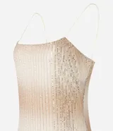 Vestido midi de fiesta con breteles finos, escote cuadrado, lentejuelas metalizadas con efecto degradé y abertura en la parte trasera.