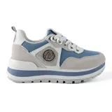 Championes urbanos Korium Allie, color blanco con detalles en gris, con plataforma y cordones.