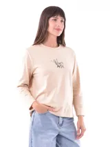 Remera blanca de manga larga con cuello redondo y estampado frontal con la frase "All my love darling" en color celeste.