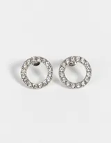 Aros pasantes plateados en forma circular con strass y cierre tope a presión.