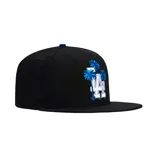 Gorro New Era 59FIFTY negro con logo de Los Angeles Dodgers bordado en azul con palmeras.