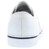 Championes urbanos de lona color azul marino, con cordones blancos y suela blanca con línea negra. Logo de la marca en el lateral.