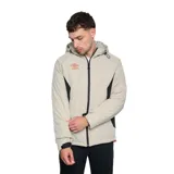 Campera azul con paneles laterales negros, cierre frontal con cremallera, capucha y logo de Umbro bordado en el pecho.