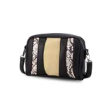 Bandolera rectangular color beige con paneles en diferentes tonos de marrón y beige. Tiene correa larga regulable, cierre superior y bolsillo trasero.