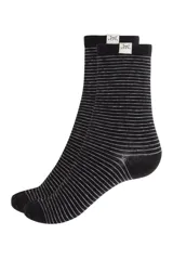 Pack de dos pares de medias, una con rayas y otra con puntos, en tonos azules.