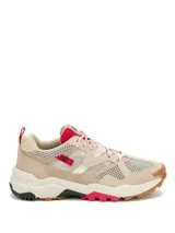 Zapatillas urbanas CAT modelo Grapple Suede Mesh, color beige con detalles en rojo y suela chunky.