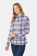 Camisa de algodón a cuadros, con dos bolsillos en el pecho y botones a presión, cuenta con spandex para un mejor calce.