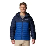 Campera puffer negra con capucha, cierre frontal completo, bolsillos laterales con cierre y logo de Columbia bordado en blanco en el pecho.