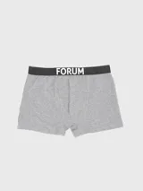 Boxer blanco de algodón con cintura elástica gris con la marca Forum estampada.