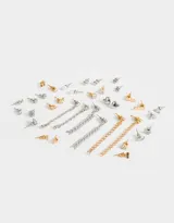 Set de 18 pares de aros con distintos diseños: perlas, strass, lunas, corazones, hojas y cadenas colgantes. El set incluye aros dorados y plateados.