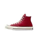 Championes Converse Chuck 70 de caña alta, color rojo, con cordones blancos y suela de goma color crema. Logo de Converse All Star en el lateral interno.