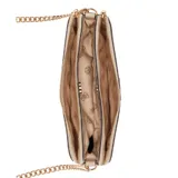 Bandolera Guess color crema con correa de cadena dorada y correa de cuero ajustable.