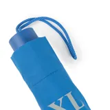 Paraguas manual color azul con logo XL en blanco.