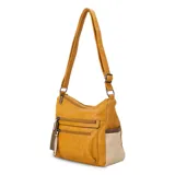 Bandolera color mostaza con dos bolsillos frontales con cierre, apertura superior con cierre, bolsillos internos con cierre y abiertos, bolsillo trasero con cierre y correa larga regulable a tono.